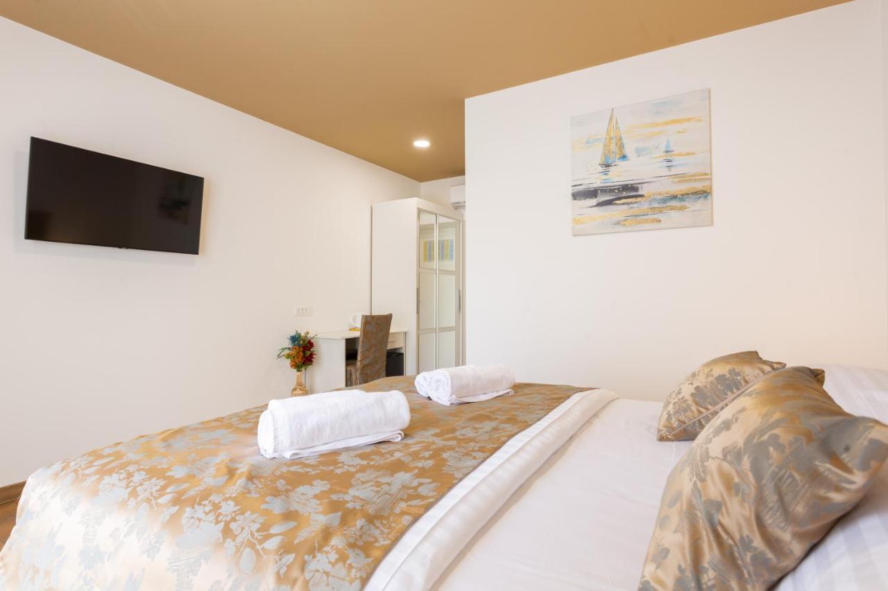 Luxury Rooms Fetivi Split Exterior photo